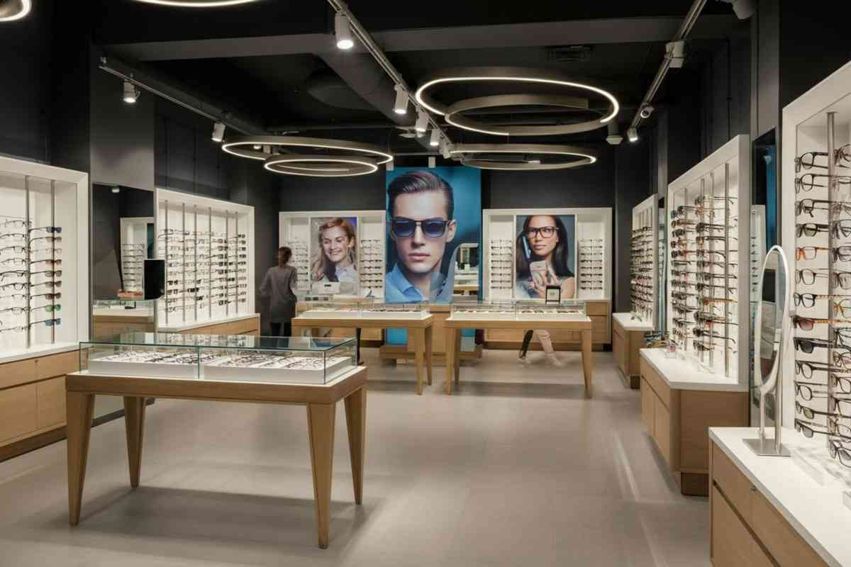 EssilorLuxottica vola in Borsa: +12% e una capitalizzazione oltre i 140 miliardi