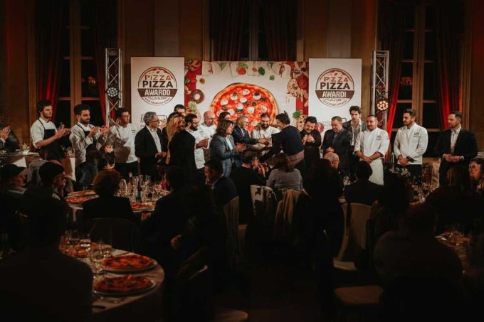 Franco Pepe conquista il titolo di 'Miglior Pizzeria d'Italia' ai Pizza Awards 2025 con 'Pepe in Grani'