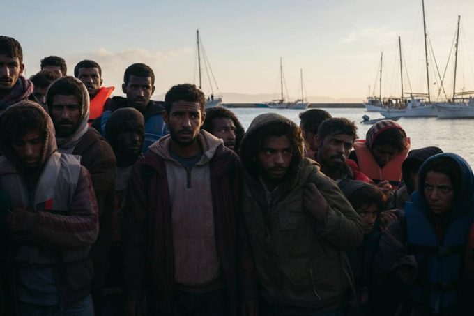 Il Papa lancia un appello: non ignoriamo il grido dei migranti