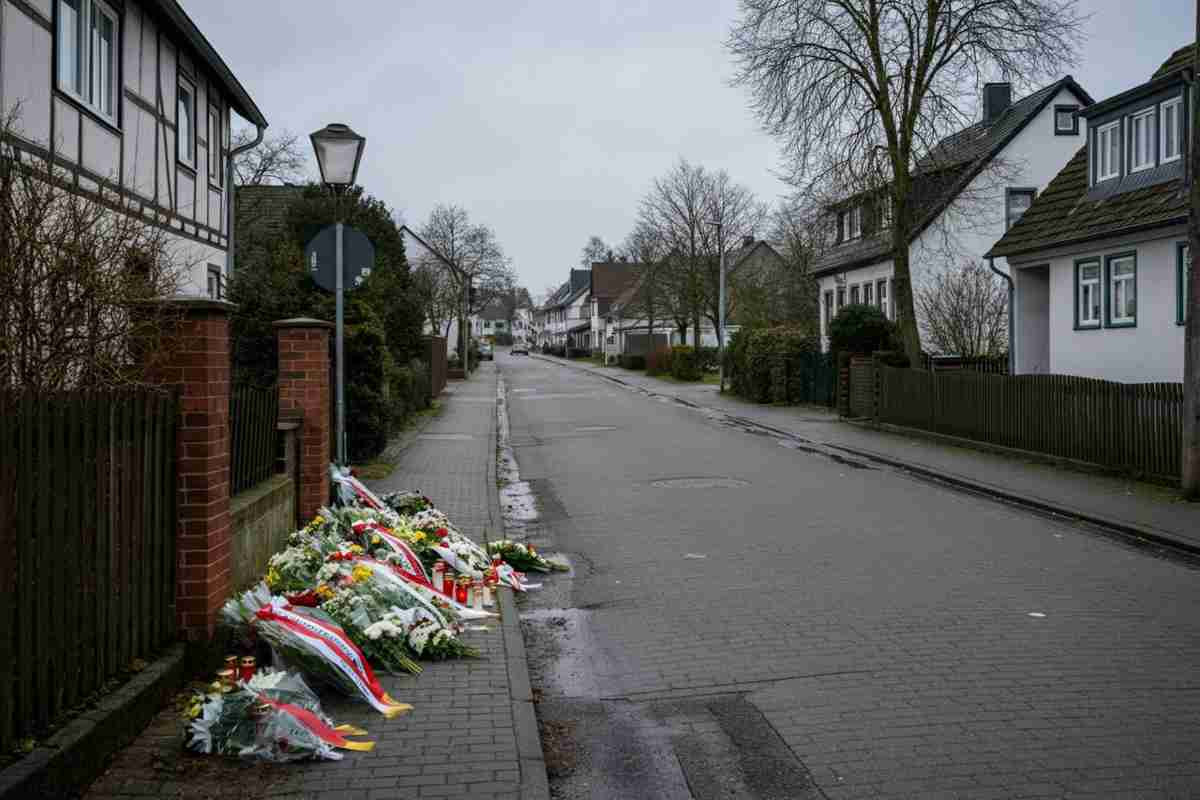 La drammatica storia della sindaca accoltellata dalla figlia di 17 anni in Germania