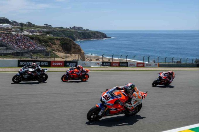 Marco Bezzecchi trionfa nella gara sprint del GP d'Australia