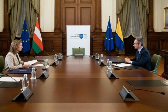 Meloni e Orban: un dialogo strategico su sicurezza e difesa europea