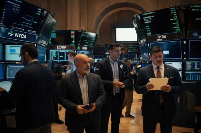 Milano in ascesa: Montepaschi e Unipol trainano il rally con un +0,75%