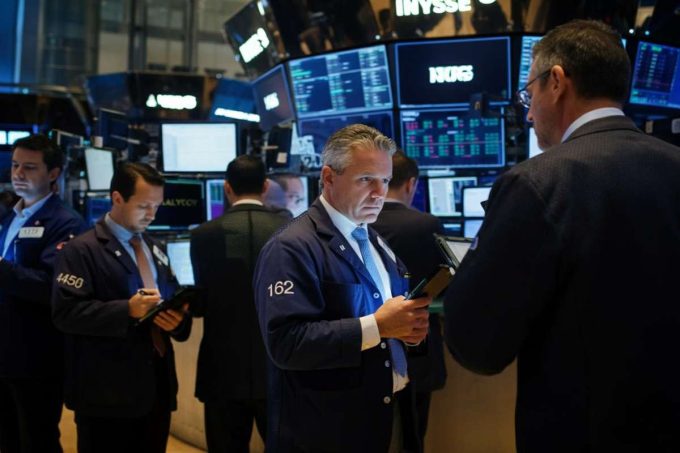 Milano in calo nonostante il balzo di Stellantis: cosa sta succedendo in Borsa?