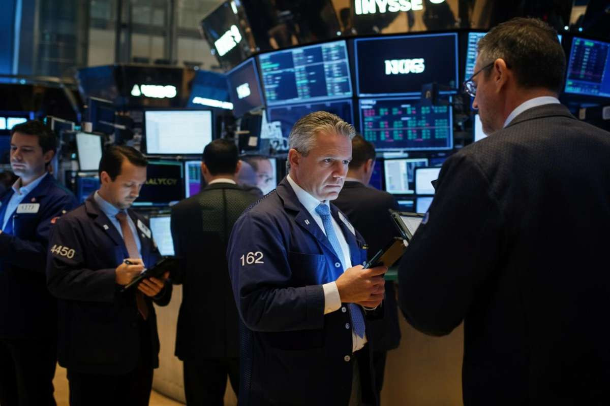 Milano in calo nonostante il balzo di Stellantis: cosa sta succedendo in Borsa?