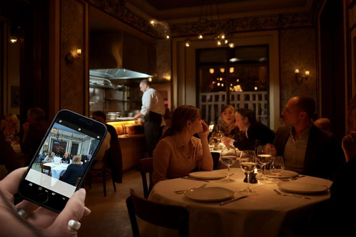 Ristoratore chiede 20 mila euro a Rita De Crescenzo: la controversa cena di Capodanno e l'accusa di diffamazione