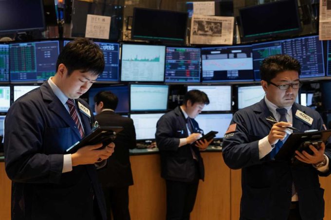 Tokyo inizia la giornata in calo: borsa giapponese scivola dell'1,20%