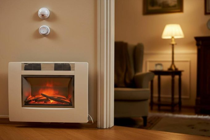 Tragedia notturna: un 98enne e la sua badante perdono la vita in un incendio nel Brindisino