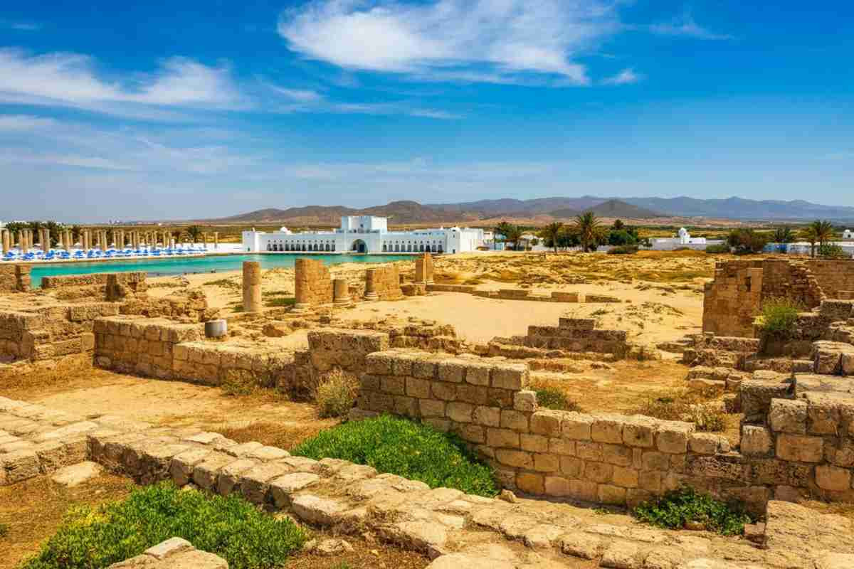 Tunisia accoglie oltre 9 milioni di turisti: un successo senza precedenti!