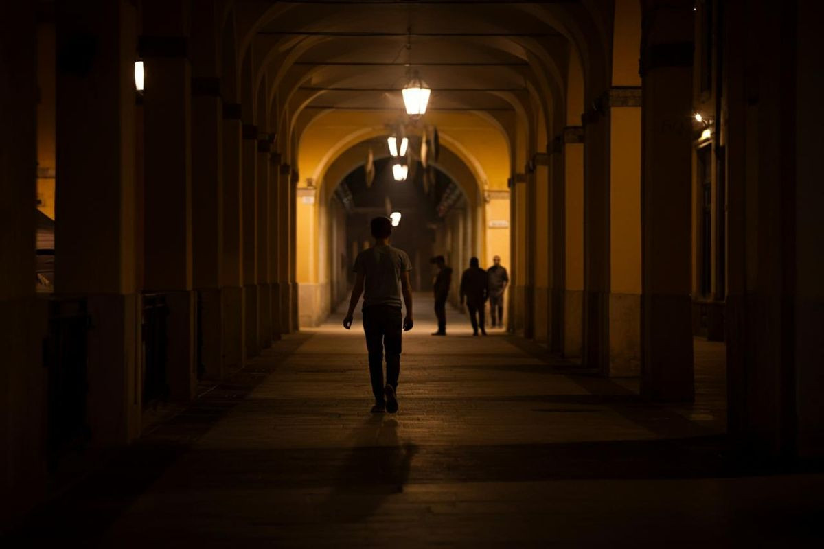 Arrestati i responsabili del brutale pestaggio in corso Como: la vittima in fin di vita e destinata a rimanere invalida