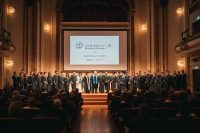 Borgonzoni celebra Alberta Ferretti: un trionfo per il Made in Italy