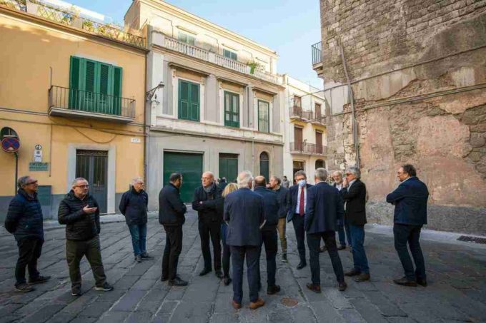 Campania: il rilancio di FdI sul condono incontra la resistenza di Tajani