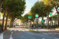 Cartelli stradali verdi: la rivoluzione della segnaletica educativa in Europa