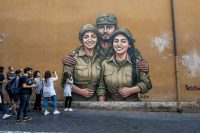 Francesca Albanese e Greta Thunberg: il murales che scuote Roma e accusa di jihad