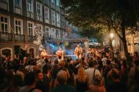 La magia della musica: un concerto che celebra trent'anni di emozioni su RaiPlay