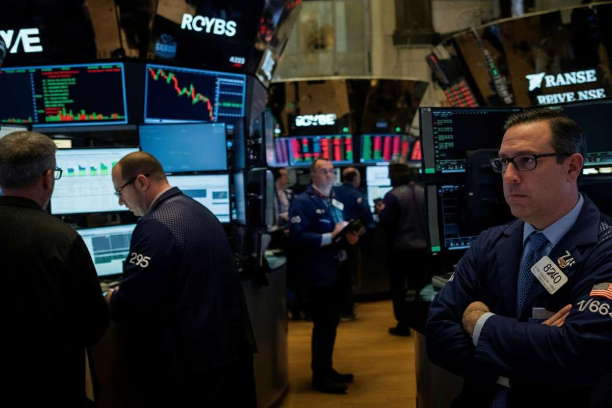 Milano in caduta libera: Ftse Mib perde il 2,1%