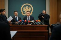 Scandalo Epstein: i Democratici tentano di coinvolgere Trump con nuove rivelazioni