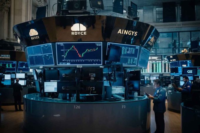 Tokyo inizia la giornata con slancio: Borsa in rialzo del 1,37%