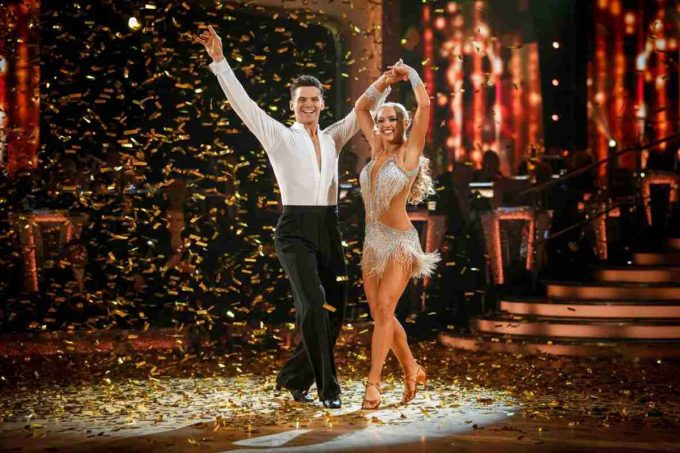 Andrea Delogu e Nikita Perotti conquistano la vittoria a Ballando con le stelle