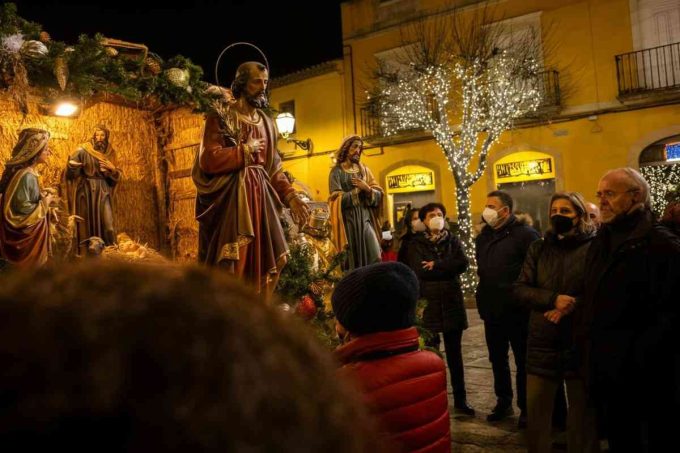 Controversia a Senigallia: il presepe con San Giuseppe troppo femminile sarà rimosso