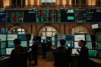 Essilux in caduta libera: il -4,7% mentre Google lancia la sfida con i suoi smart glass