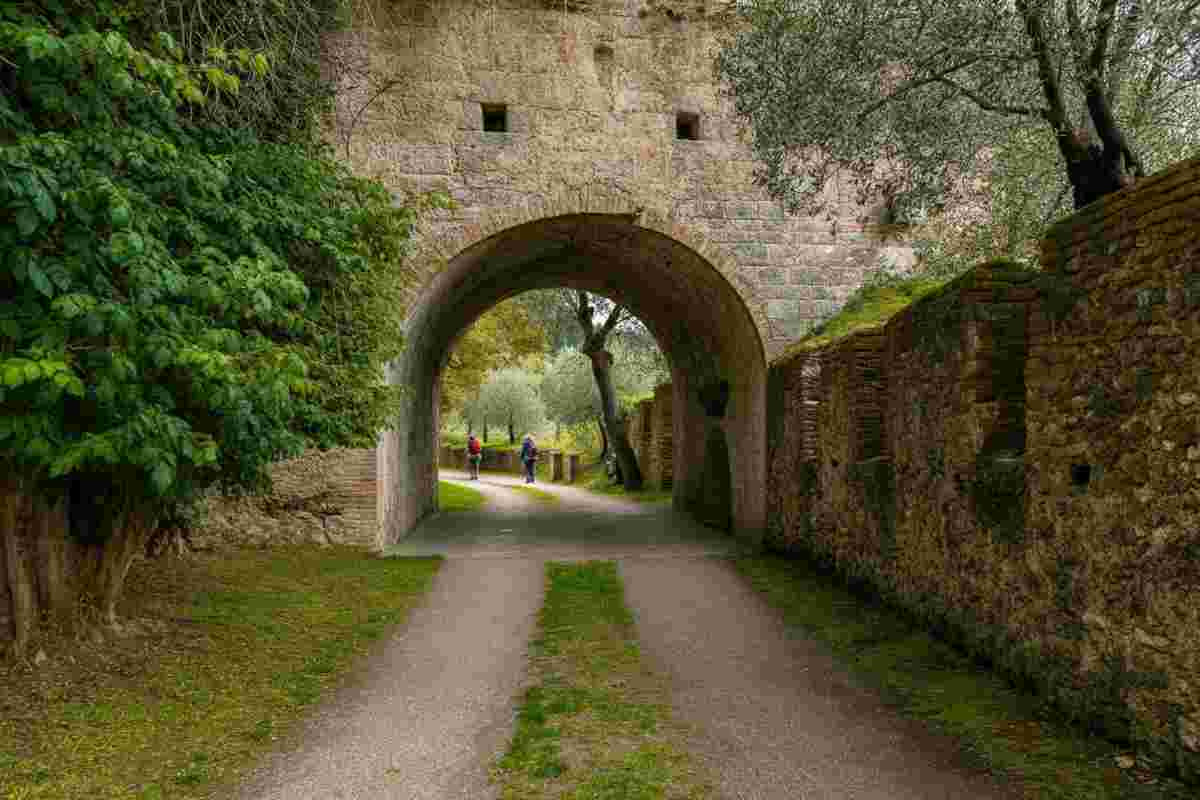 La rete dei cammini verso Roma: un nuovo progetto di MiTur e Vie Francigene