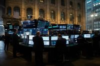 Milano in rosso: la borsa chiude con un calo dello 0,25%