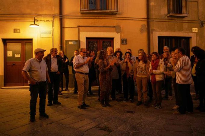 Tatiana Tramacere riemerge: il video dell'uscita in segreto dalla casa dopo la scomparsa