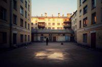 Tragedia a Milano: identificata la giovane Aurora Livoli, trovata senza vita nel cortile di un condominio