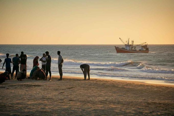 Tragedia in mare: naufragio al largo del Senegal, almeno 12 migranti perdono la vita