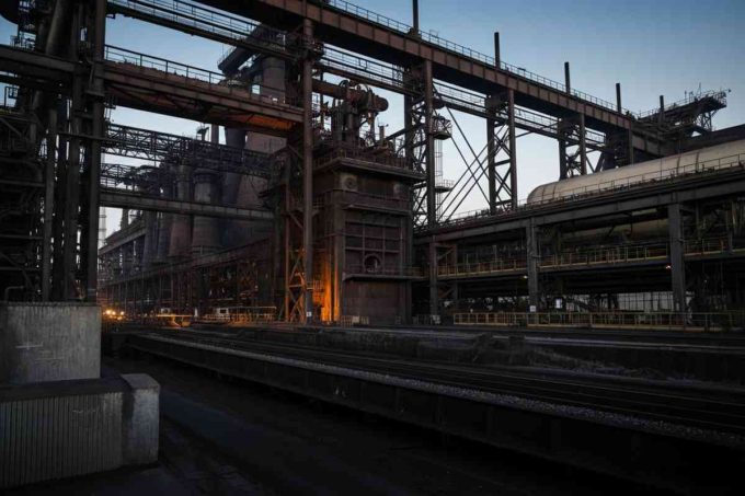 Trattativa esclusiva per il futuro dell'Ex Ilva: il Fondo Flacks punta a una chiusura rapida in 4 mesi