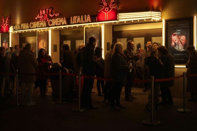 Zalone conquista il box office: 5,6 milioni di incassi al debutto!