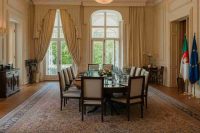 Zelensky incontra Trump in Florida: un summit cruciale per il futuro delle relazioni internazionali