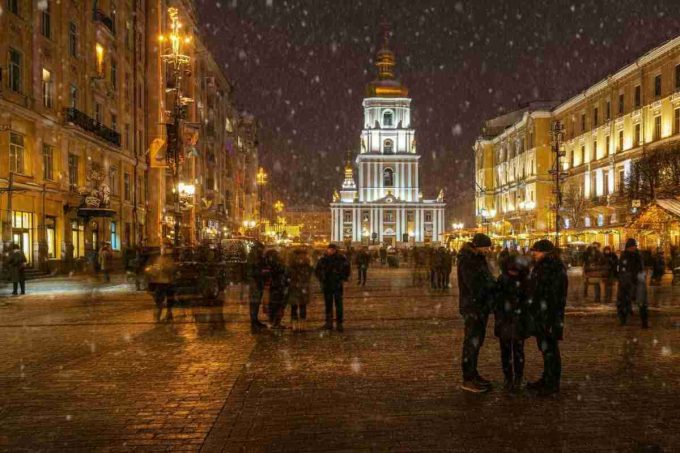 Zelensky: l'Ucraina non rinuncia alla Nato secondo il piano Usa