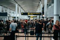 Il drammatico appello del creator italo-cinese: Olimpiadi a Milano? Tre ore di coda senza cibo e acqua!