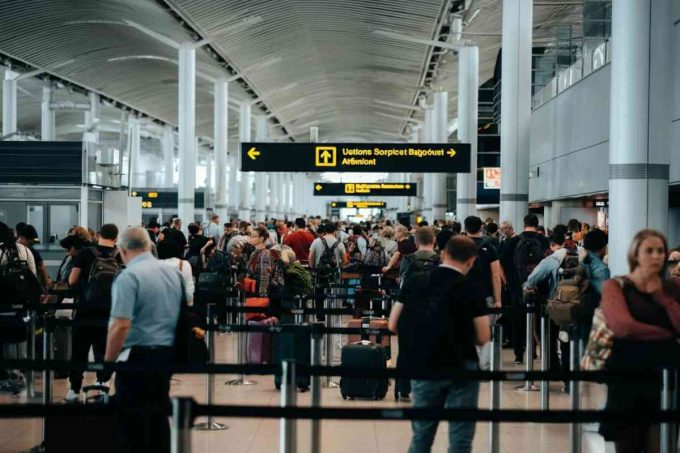 Il drammatico appello del creator italo-cinese: Olimpiadi a Milano? Tre ore di coda senza cibo e acqua!