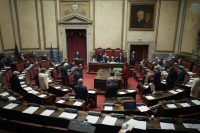 La Camera celebra Valentino: un genio della creatività