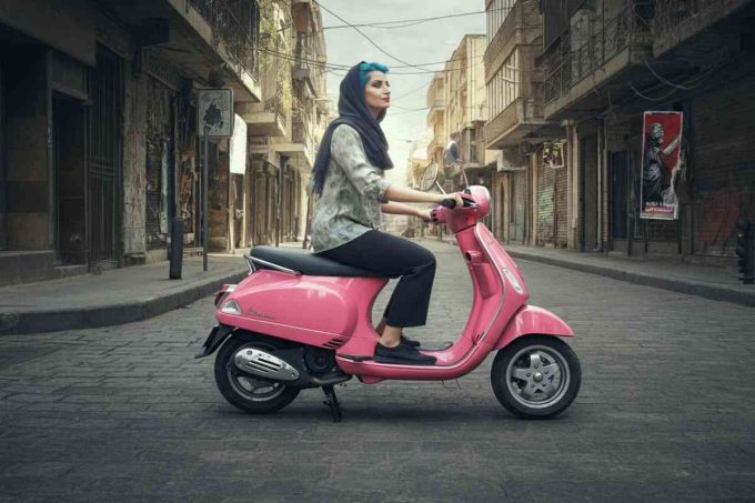 La Divina Commedia: una satira audace contro l'orrore del regime iraniano