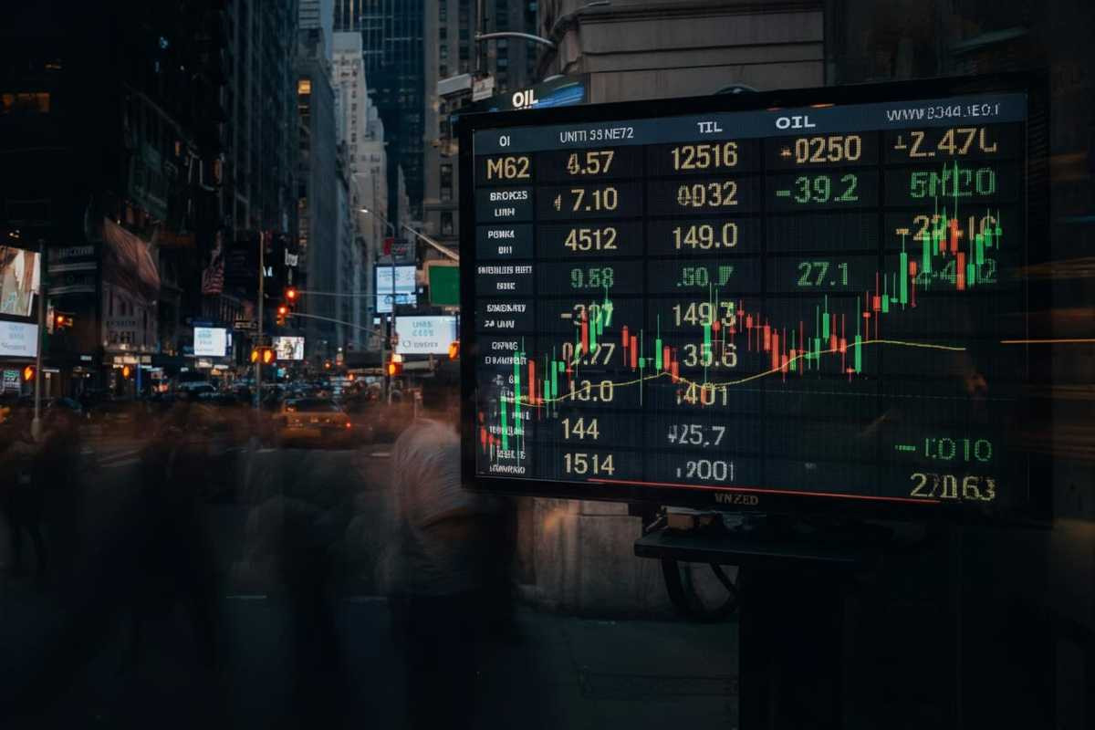 Petrolio in caduta libera: a New York scende a 59,27 dollari