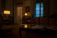 Rinvio a giudizio per il prete-giornalista: accuse di violenza sessuale durante il Conclave