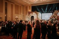 Star-studded anticipation: Sarah Jessica Parker and Helen Mirren shine before the Golden Globes