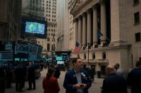 Wall Street in ascesa: il Dj guadagna lo 0,12% e il Nasdaq lo 0,49%