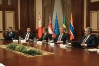 Zelensky negli Emirati: il futuro dell'Ucraina Orientale in gioco