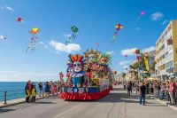 Carnevale di Viareggio: un mare di festeggiamenti con oltre 100.000 visitatori sul lungomare