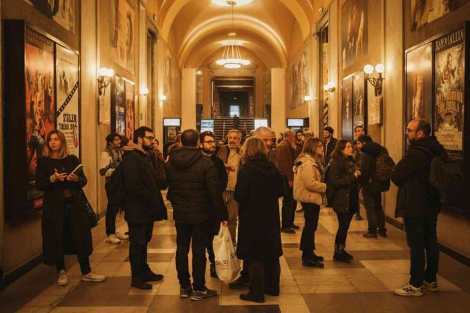 Cime tempestose domina ancora gli incassi, 'Rental Family' conquista il secondo posto