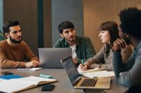 Esami online: la scelta politica degli studenti delle università telematiche a Bernini