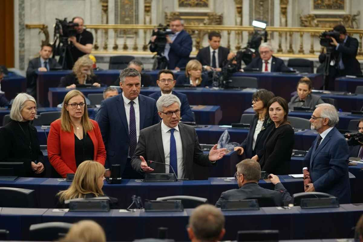 La Russa e Meloni uniti contro la sentenza Sea Watch: una decisione inaccettabile