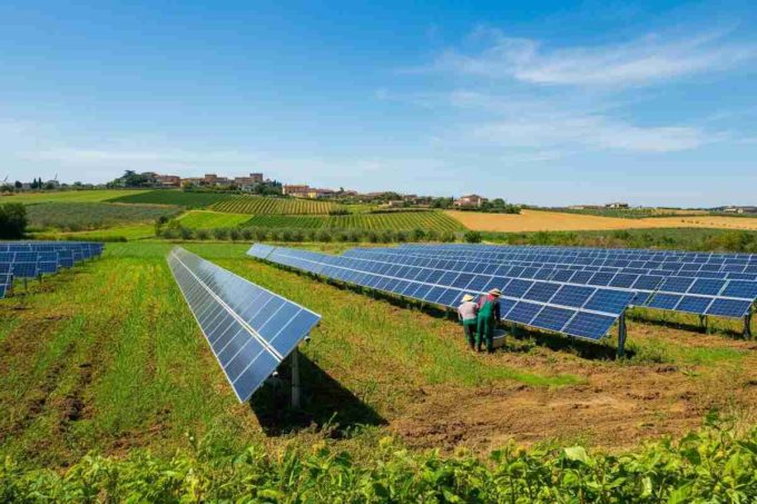 Lollobrigida svela 800 milioni extra per il bando Pnrr dedicato all'Agrisolare