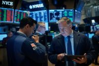 Mediobanca in volo: +7% in Borsa grazie al delisting, Mps si avvicina al 3%