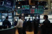 Milano in calo: Prysmian e le banche affondano, l'Europa segue la scia negativa